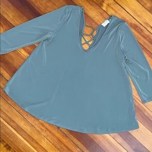 Large 3/4 sleeve shirt